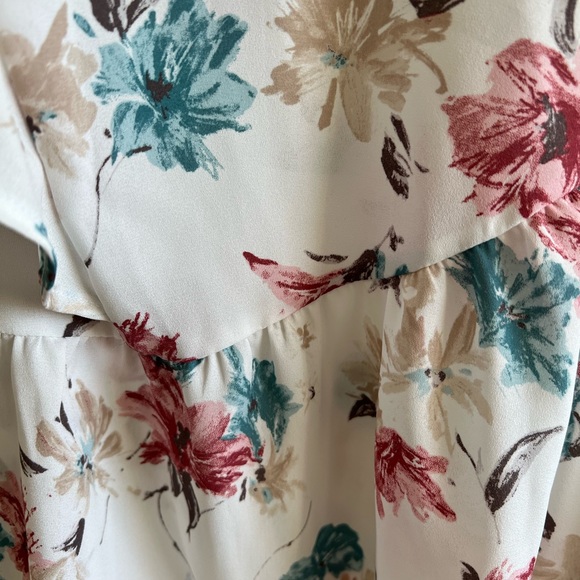 Andree White Floral Top - 1X - Picture 3 of 8